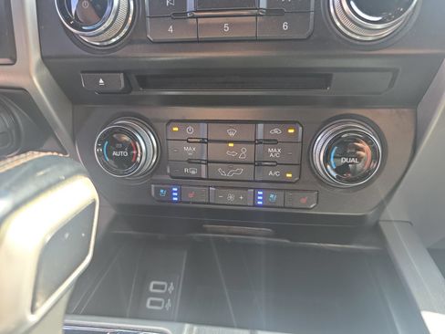 Used 2018 Ford F150 Platinum w/ Equipment Group 701A Luxury AWD/4WD image 18