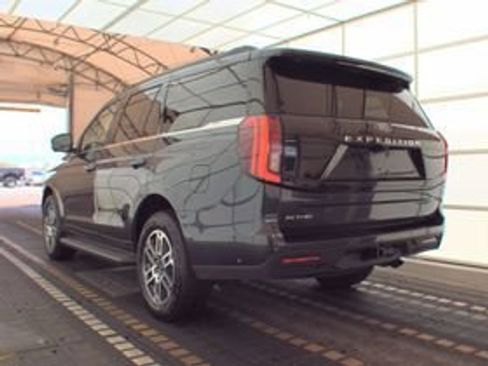 Used 2025 Ford Expedition Active AWD/4WD image 8