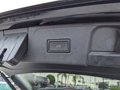 Certified 2023 Volkswagen Atlas SE image 15