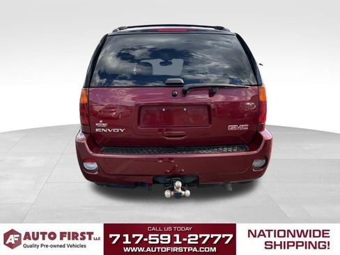Used 2007 GMC Envoy Denali image 4