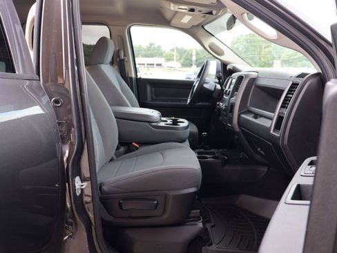 Used 2018 RAM 2500 Tradesman w/ Chrome Appearance Group AWD/4WD image 11