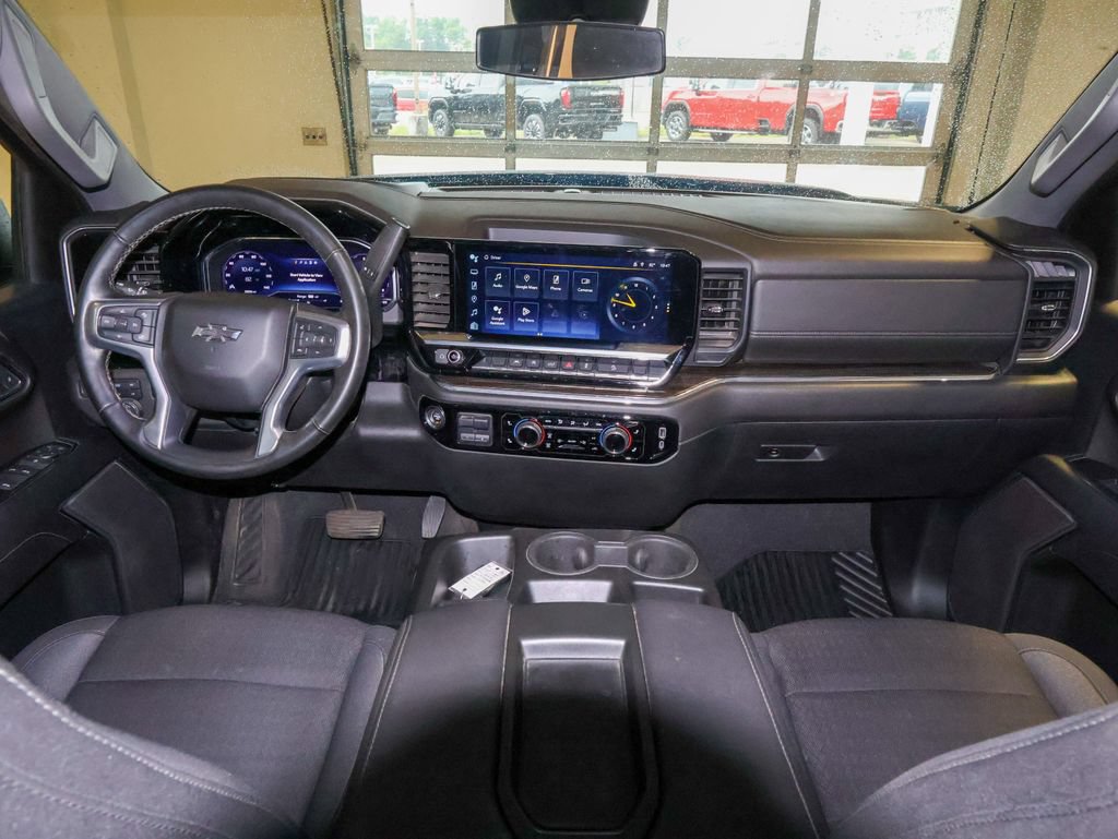 Used 2024 Chevrolet Silverado 1500 RST w/ Z71 Off-Road Package AWD/4WD image 11