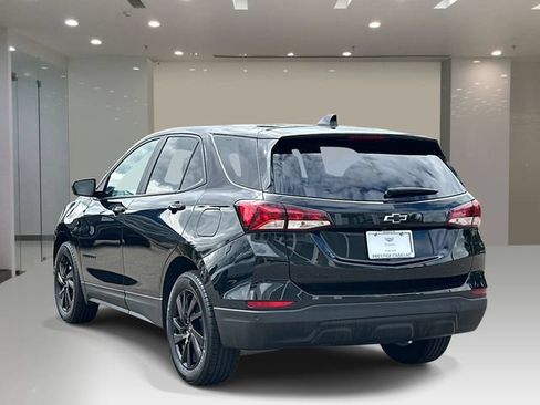 Used 2024 Chevrolet Equinox LS w/ LS Convenience Package FWD image 3