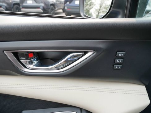Used 2022 Subaru Ascent Limited w/ Technology Package AWD/4WD image 17