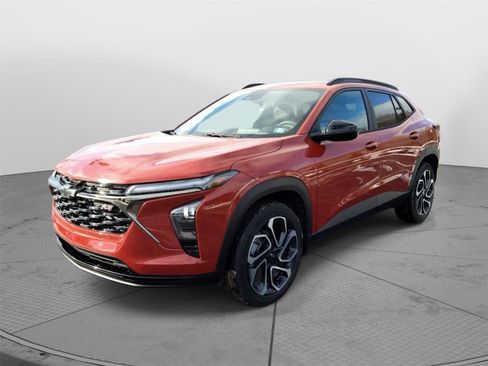 New 2026 Chevrolet Trax RS w/ Sunroof Package image 3