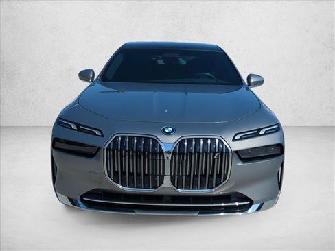 Certified 2025 BMW i7 eDrive50 RWD image 2