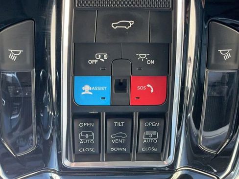 Used 2021 Jeep Grand Cherokee L Overland w/ Luxury Tech Group IV image 24