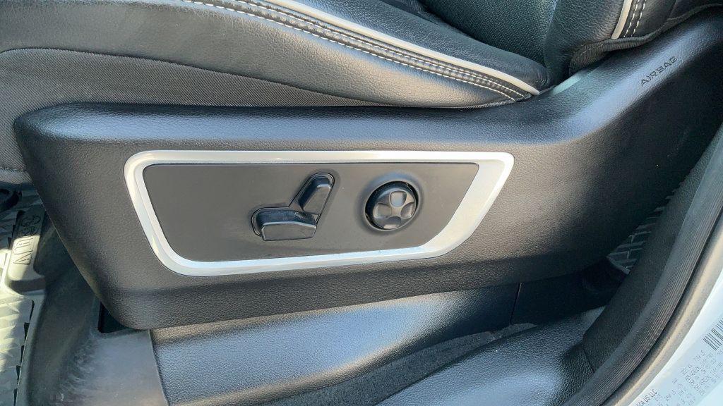 Used 2019 RAM 1500 Laramie AWD/4WD image 19