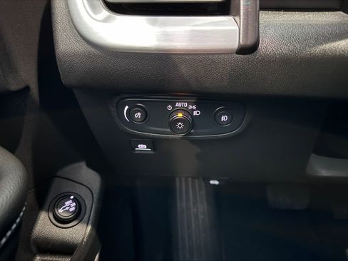 Certified 2024 GMC Terrain SLT image 23