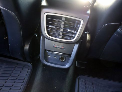 Used 2019 Lincoln Nautilus Reserve image 19