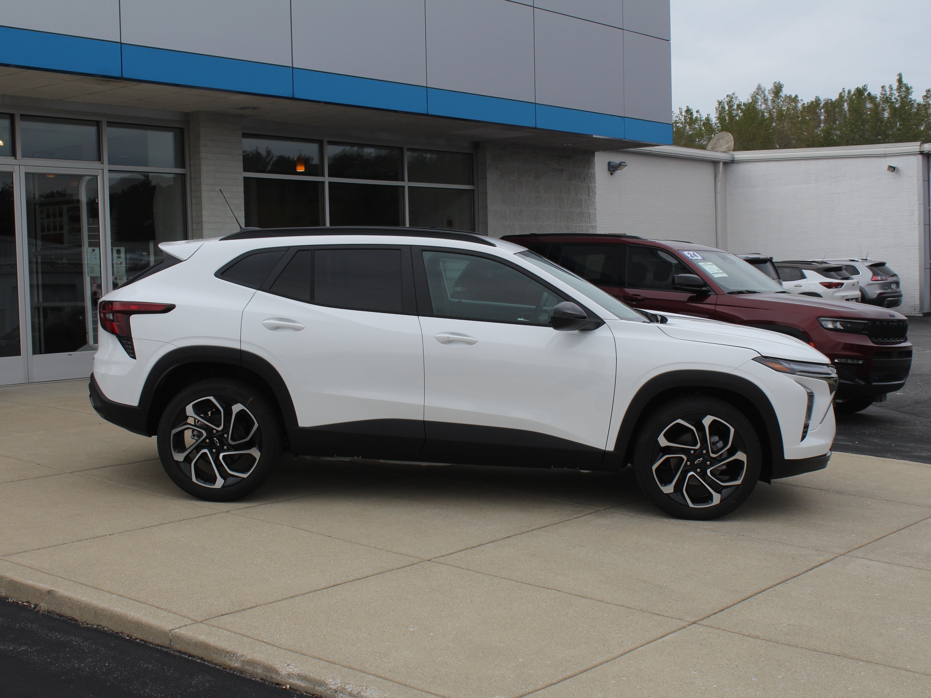 New 2026 Chevrolet Trax RS w/ Driver Confidence Package FWD image 5
