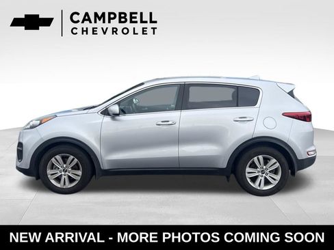 Used 2019 Kia Sportage LX FWD image 2