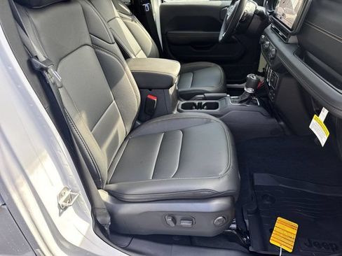 New 2026 Jeep Wrangler Unlimited Sahara AWD/4WD image 11