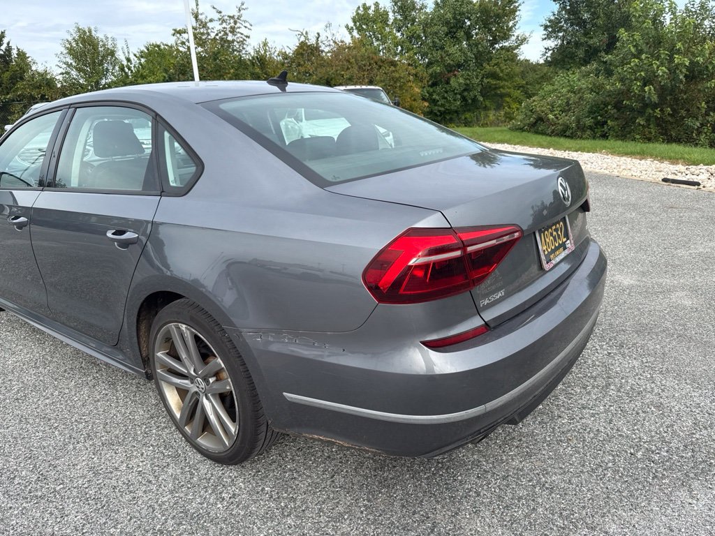 Used 2018 Volkswagen Passat 2.0T R-Line FWD image 7