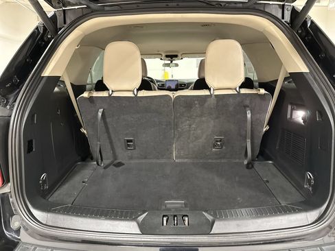 Used 2023 Ford Explorer XLT w/ Equipment Group 202A AWD/4WD image 25