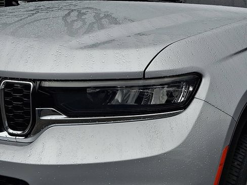 Used 2021 Jeep Grand Cherokee L Limited AWD/4WD image 9