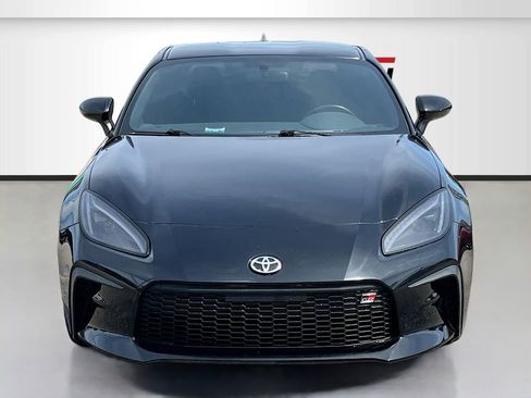 Used 2023 Toyota GR86 Base image 2