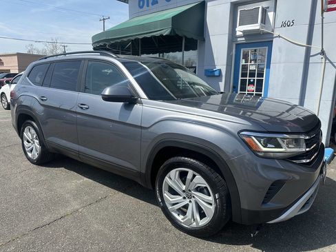 Used 2022 Volkswagen Atlas SE w/ Panoramic Sunroof Package image 4