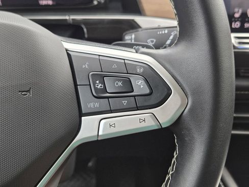 Used 2025 Volkswagen Atlas SE FWD image 28