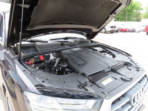 Used 2018 Audi Q7 3.0T Prestige AWD/4WD image 28