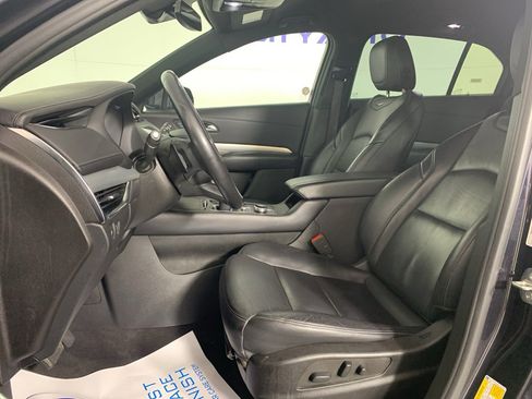 Used 2023 Cadillac XT4 Premium Luxury image 16
