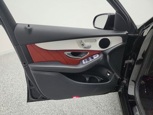 Used 2022 Mercedes-Benz GLC 300 image 29