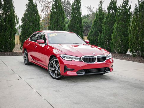 Used 2021 BMW 330i xDrive 330i xDrive w/ Premium Package image 2