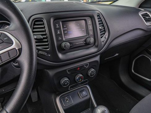 Used 2017 Jeep Compass Sport w/ Tech Group FWD image 12