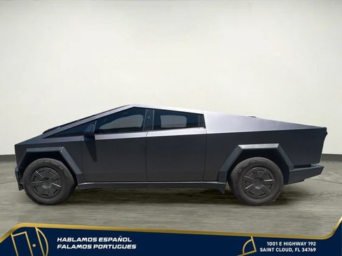 Used 2025 Tesla Cybertruck AWD Crew Cab image 3