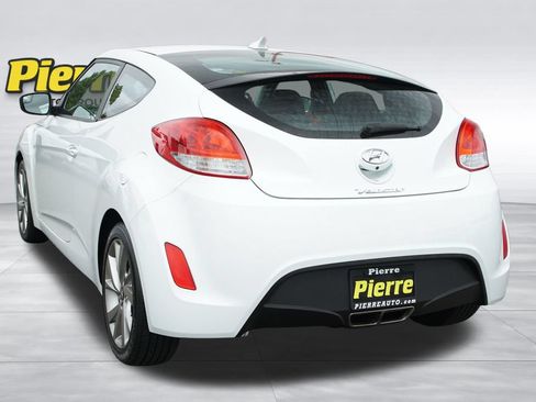 Used 2016 Hyundai Veloster FWD image 8