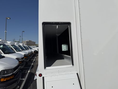 New 2026 Chevrolet Express 3500 w/ Power Convenience Package RWD image 18