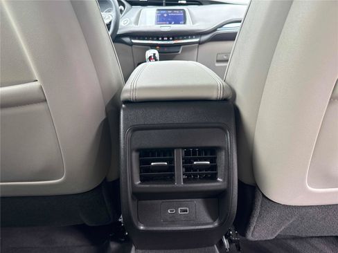 Used 2023 Cadillac XT4 Luxury FWD image 30