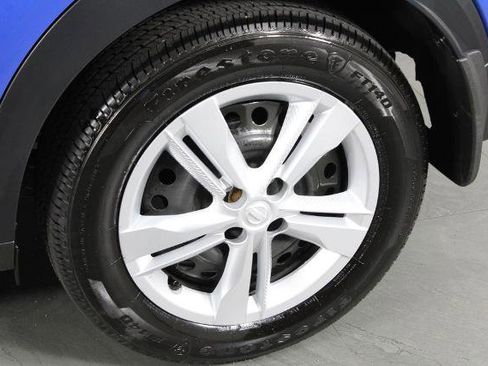 Certified 2025 Nissan Kicks Play S image 13