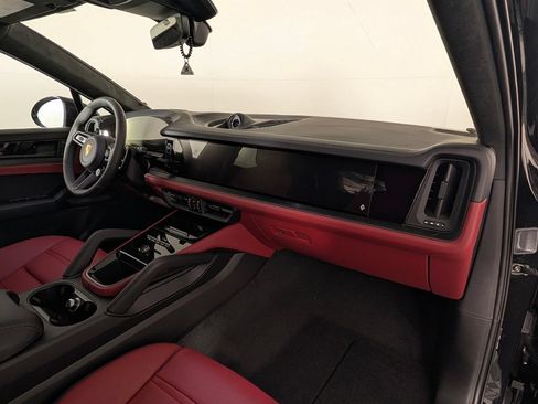 New 2026 Porsche Cayenne GTS AWD/4WD image 19