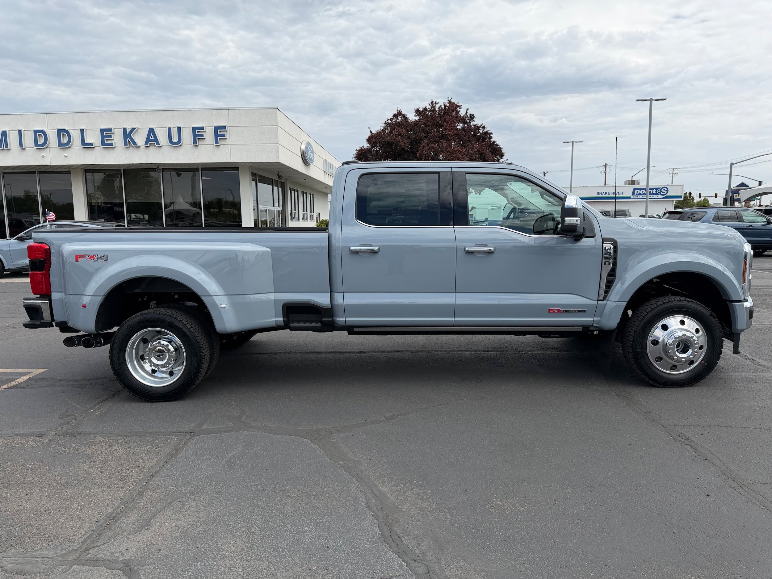New 2026 Ford F450 Lariat w/ Lariat Ultimate Package AWD/4WD image 2