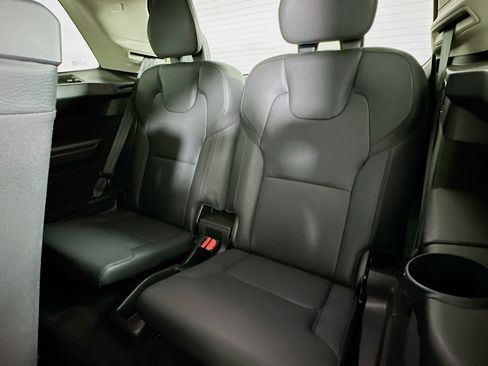 Used 2023 Volvo XC90 B6 Plus image 29
