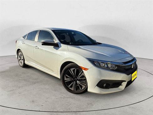 Used 2018 Honda Civic EX-T image 5