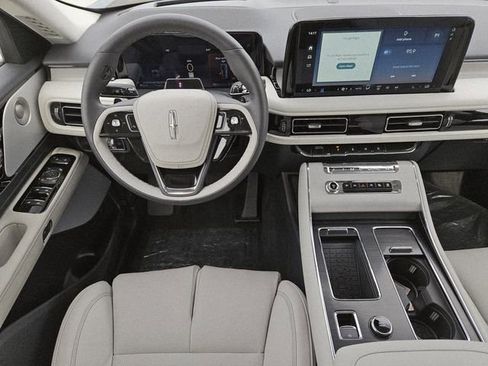 New 2025 Lincoln Aviator Reserve w/ Equipment Group 201A image 4
