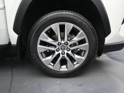 Used 2022 Toyota RAV4 XLE Premium AWD/4WD image 18
