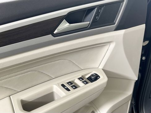 Used 2023 Volkswagen Atlas SE image 17