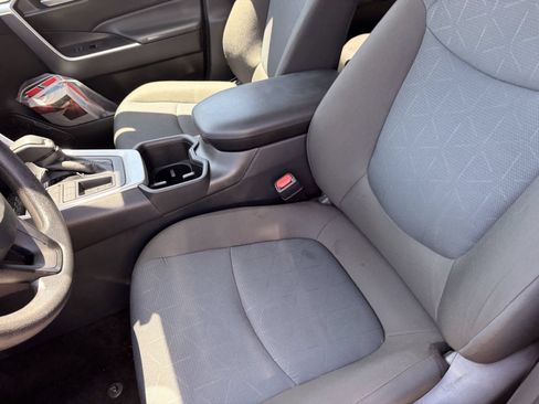 Used 2025 Toyota RAV4 XLE FWD image 22