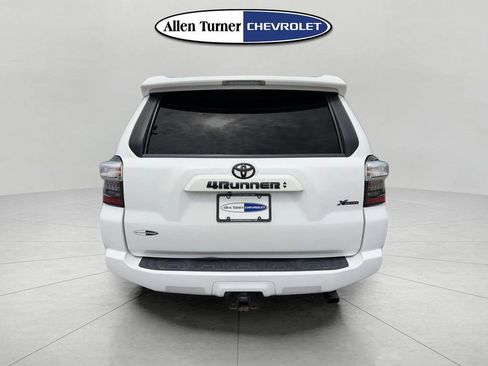 Used 2022 Toyota 4Runner SR5 Premium w/ Moonroof Package RWD image 5