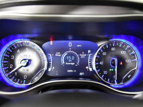 Used 2022 Chrysler Pacifica Touring-L FWD image 18
