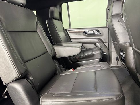 Used 2026 Chevrolet Suburban LT w/ Comfort Package AWD/4WD image 32