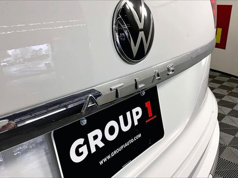 Used 2020 Volkswagen Atlas Cross Sport SEL R-Line image 29