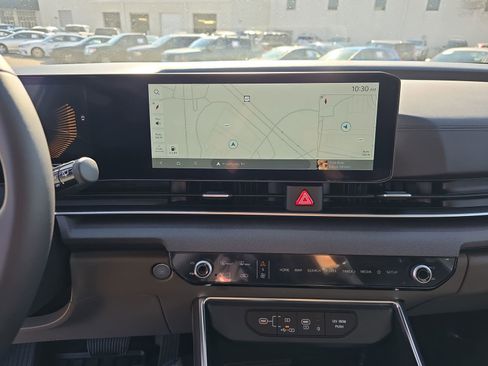 New 2026 Kia Carnival EX image 25