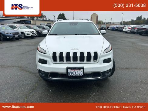Used 2017 Jeep Cherokee Limited w/ Luxury Group image 3