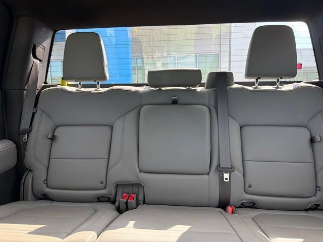 Used 2021 GMC Sierra 1500 SLT AWD/4WD image 16