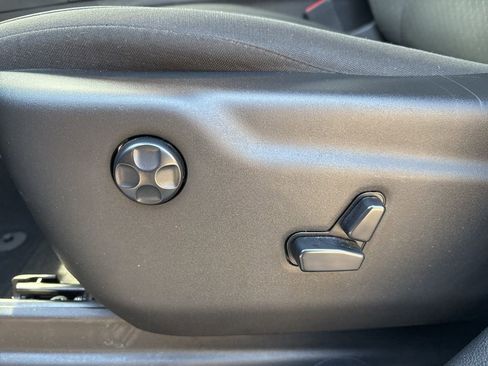 Used 2021 Jeep Grand Cherokee Laredo image 15