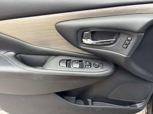 Used 2018 Nissan Murano SL w/ Moonroof Package image 25